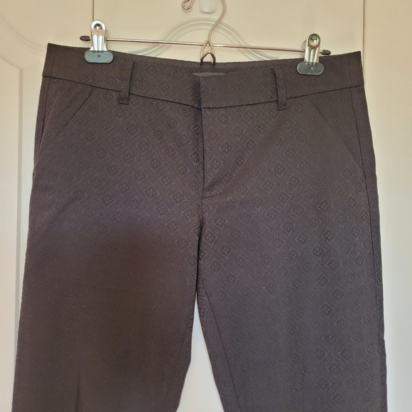 LORD and Taylor Black Cropped Patterned Pants - Picture 1 of 9